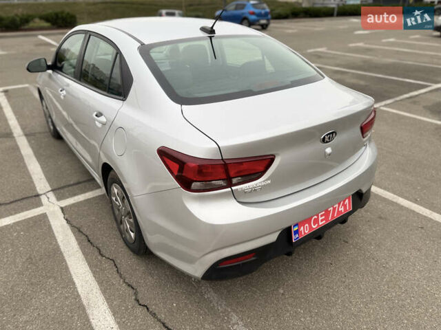 Серый Киа Рио, объемом двигателя 1.6 л и пробегом 65 тыс. км за 12800 $, фото 9 на Automoto.ua