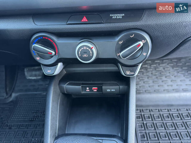 Серый Киа Рио, объемом двигателя 1.59 л и пробегом 65 тыс. км за 12700 $, фото 54 на Automoto.ua