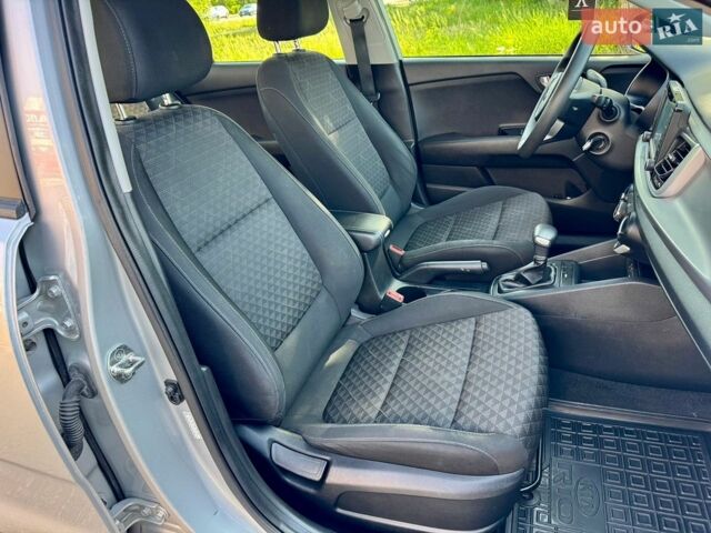 Серый Киа Рио, объемом двигателя 1.59 л и пробегом 68 тыс. км за 10900 $, фото 11 на Automoto.ua
