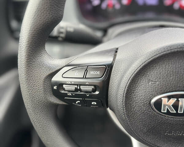 Серый Киа Рио, объемом двигателя 1.6 л и пробегом 65 тыс. км за 12800 $, фото 19 на Automoto.ua