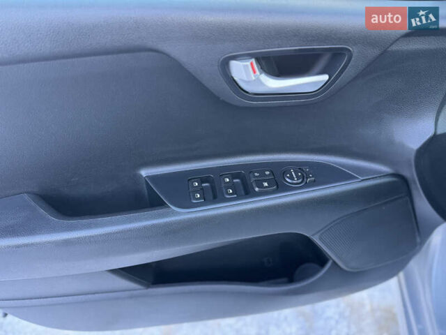 Серый Киа Рио, объемом двигателя 1.59 л и пробегом 65 тыс. км за 12700 $, фото 24 на Automoto.ua