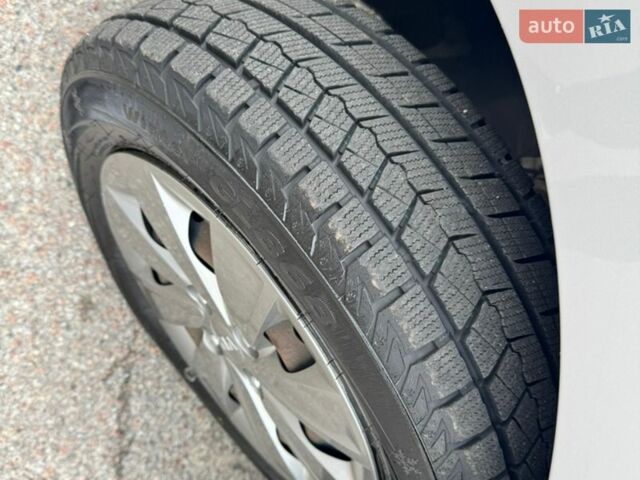 Серый Киа Рио, объемом двигателя 1.59 л и пробегом 68 тыс. км за 11500 $, фото 60 на Automoto.ua