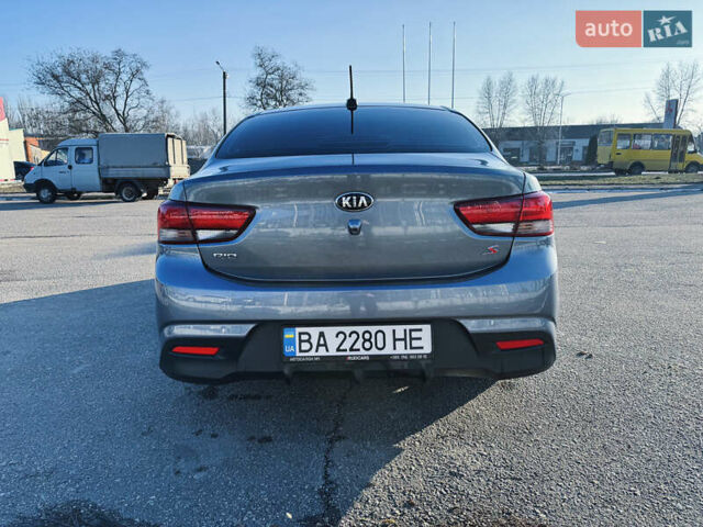 Серый Киа Рио, объемом двигателя 1.59 л и пробегом 60 тыс. км за 11900 $, фото 3 на Automoto.ua