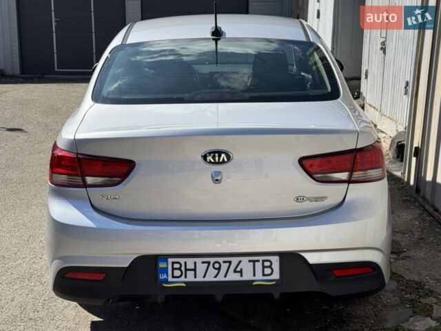 Серый Киа Рио, объемом двигателя 1.59 л и пробегом 40 тыс. км за 13000 $, фото 4 на Automoto.ua