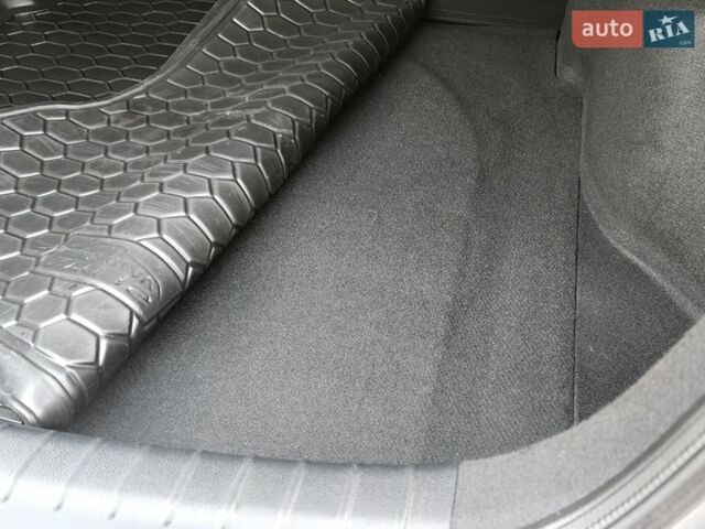 Сірий Кіа Ріо, об'ємом двигуна 1.37 л та пробігом 135 тис. км за 12999 $, фото 37 на Automoto.ua