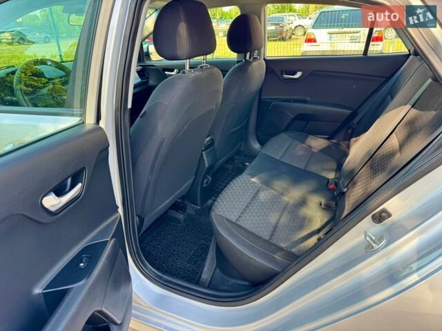 Серый Киа Рио, объемом двигателя 1.59 л и пробегом 68 тыс. км за 10900 $, фото 9 на Automoto.ua