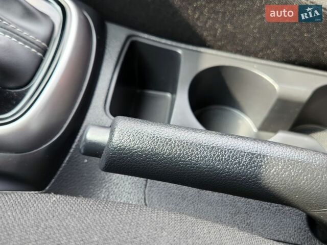 Сірий Кіа Ріо, об'ємом двигуна 1.37 л та пробігом 135 тис. км за 12999 $, фото 30 на Automoto.ua