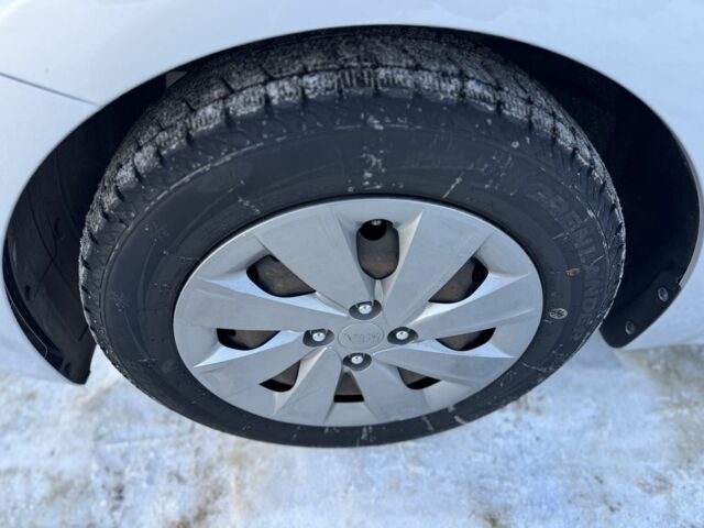 Сірий Кіа Ріо, об'ємом двигуна 1.6 л та пробігом 65 тис. км за 12700 $, фото 9 на Automoto.ua