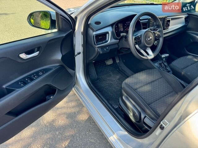 Серый Киа Рио, объемом двигателя 1.59 л и пробегом 68 тыс. км за 10900 $, фото 27 на Automoto.ua