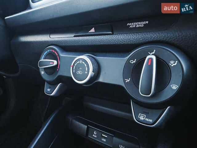 Серый Киа Рио, объемом двигателя 1.59 л и пробегом 60 тыс. км за 11900 $, фото 9 на Automoto.ua