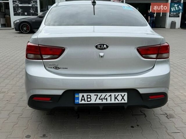 Серый Киа Рио, объемом двигателя 1.59 л и пробегом 108 тыс. км за 11800 $, фото 7 на Automoto.ua