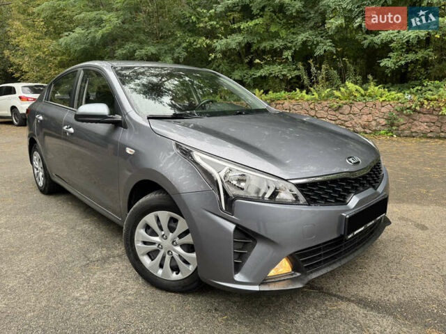 Серый Киа Рио, объемом двигателя 1.37 л и пробегом 67 тыс. км за 13800 $, фото 4 на Automoto.ua