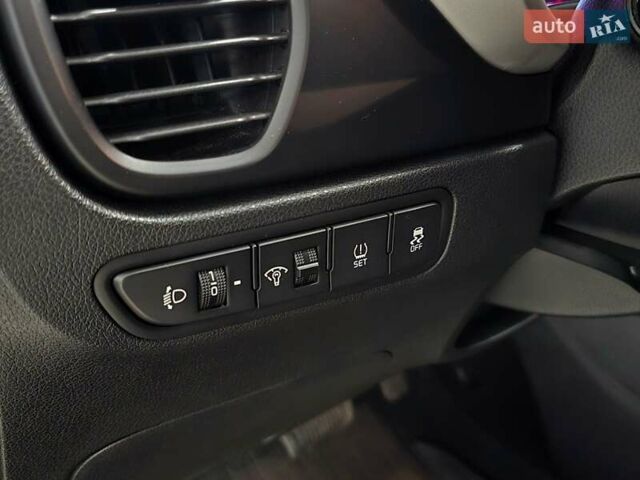 Сірий Кіа Ріо, об'ємом двигуна 1.37 л та пробігом 60 тис. км за 13999 $, фото 13 на Automoto.ua