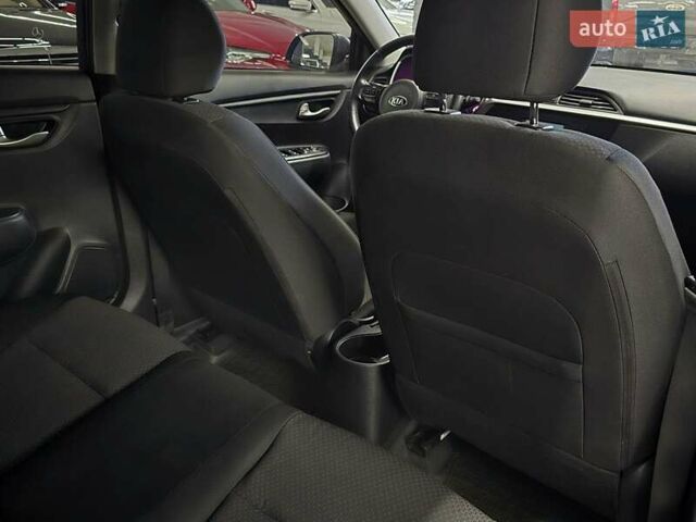 Сірий Кіа Ріо, об'ємом двигуна 1.37 л та пробігом 60 тис. км за 13999 $, фото 22 на Automoto.ua