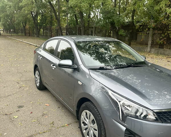 Серый Киа Рио, объемом двигателя 1.37 л и пробегом 57 тыс. км за 13800 $, фото 2 на Automoto.ua