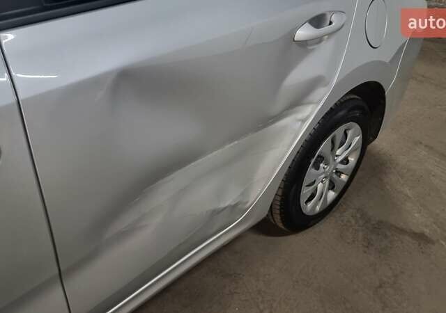 Серый Киа Рио, объемом двигателя 1.37 л и пробегом 64 тыс. км за 12900 $, фото 8 на Automoto.ua