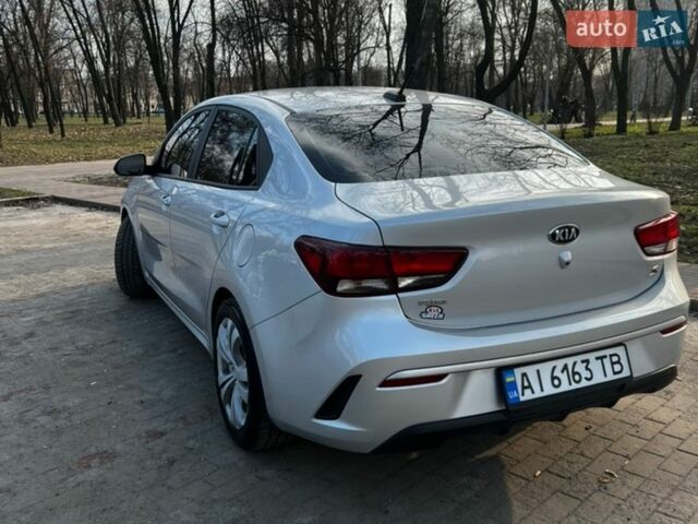 Серый Киа Рио, объемом двигателя 1.59 л и пробегом 109 тыс. км за 12200 $, фото 5 на Automoto.ua