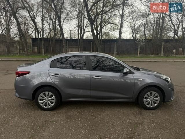 Серый Киа Рио, объемом двигателя 1.37 л и пробегом 60 тыс. км за 13800 $, фото 5 на Automoto.ua