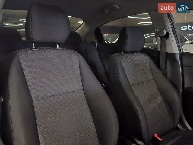 Сірий Кіа Ріо, об'ємом двигуна 1.37 л та пробігом 60 тис. км за 13999 $, фото 25 на Automoto.ua