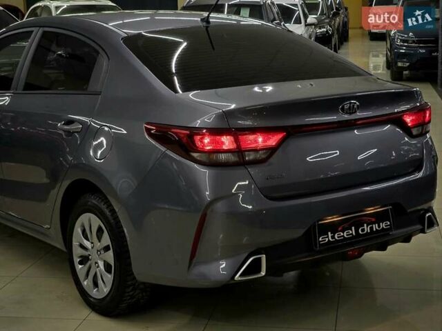 Сірий Кіа Ріо, об'ємом двигуна 1.37 л та пробігом 60 тис. км за 13999 $, фото 10 на Automoto.ua