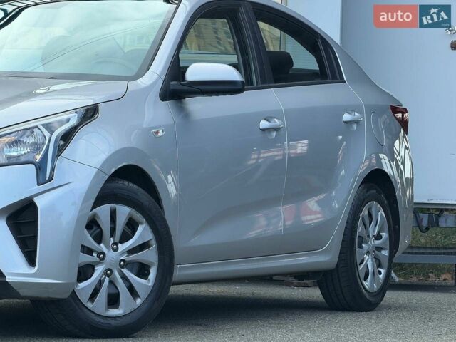 Серый Киа Рио, объемом двигателя 1.37 л и пробегом 95 тыс. км за 14000 $, фото 7 на Automoto.ua