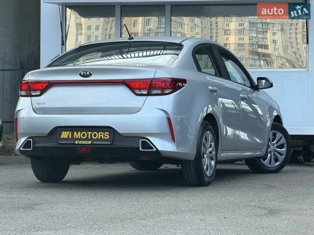 Серый Киа Рио, объемом двигателя 1.37 л и пробегом 95 тыс. км за 14000 $, фото 3 на Automoto.ua