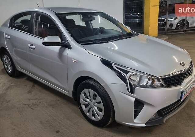 Серый Киа Рио, объемом двигателя 1.37 л и пробегом 64 тыс. км за 12900 $, фото 4 на Automoto.ua