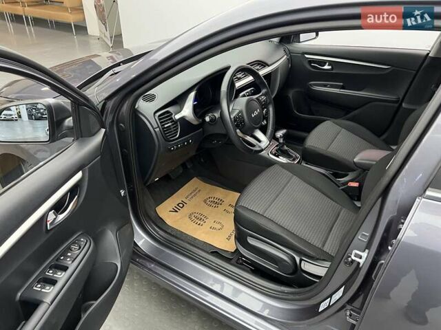 Сірий Кіа Ріо, об'ємом двигуна 1.6 л та пробігом 41 тис. км за 16484 $, фото 6 на Automoto.ua