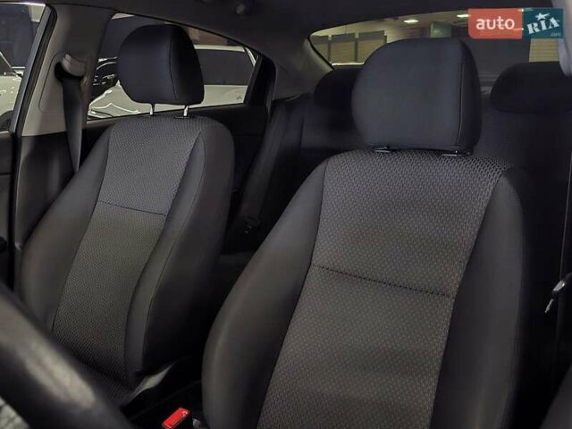 Сірий Кіа Ріо, об'ємом двигуна 1.37 л та пробігом 60 тис. км за 13999 $, фото 17 на Automoto.ua