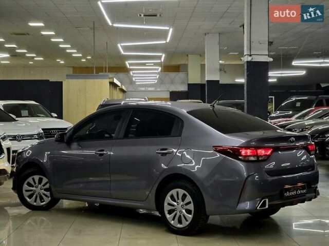 Сірий Кіа Ріо, об'ємом двигуна 1.37 л та пробігом 60 тис. км за 13999 $, фото 5 на Automoto.ua
