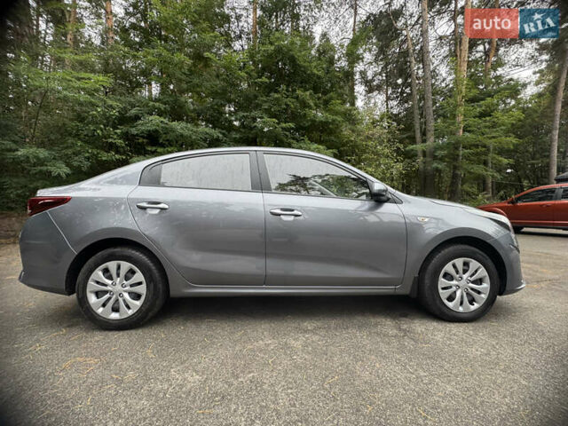 Серый Киа Рио, объемом двигателя 1.37 л и пробегом 67 тыс. км за 13800 $, фото 7 на Automoto.ua