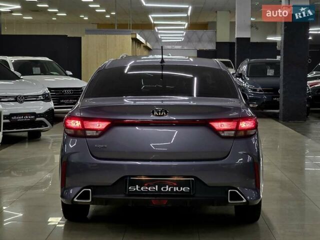 Сірий Кіа Ріо, об'ємом двигуна 1.37 л та пробігом 60 тис. км за 13999 $, фото 4 на Automoto.ua