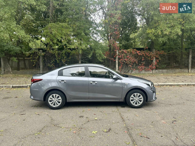 Серый Киа Рио, объемом двигателя 1.37 л и пробегом 57 тыс. км за 13800 $, фото 4 на Automoto.ua