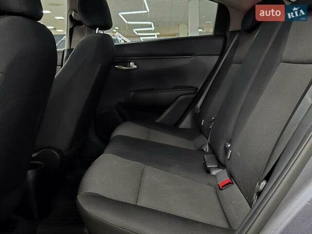 Сірий Кіа Ріо, об'ємом двигуна 1.37 л та пробігом 60 тис. км за 13999 $, фото 19 на Automoto.ua