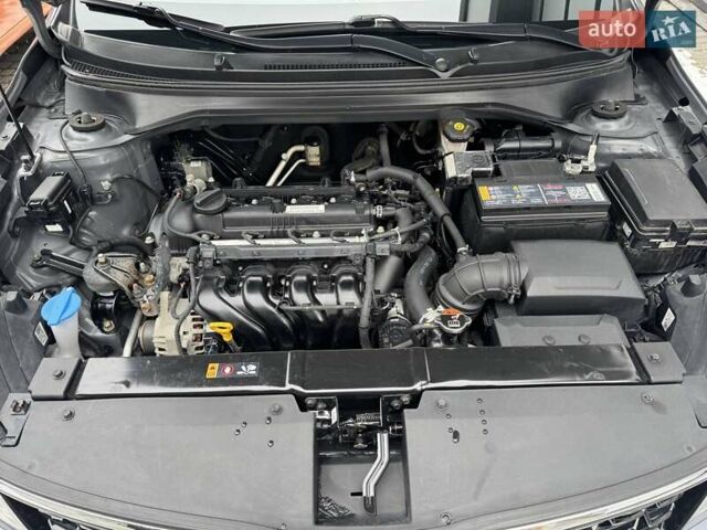 Сірий Кіа Ріо, об'ємом двигуна 1.59 л та пробігом 125 тис. км за 13800 $, фото 12 на Automoto.ua
