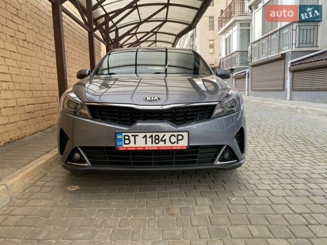 Серый Киа Рио, объемом двигателя 1.59 л и пробегом 70 тыс. км за 15300 $, фото 2 на Automoto.ua