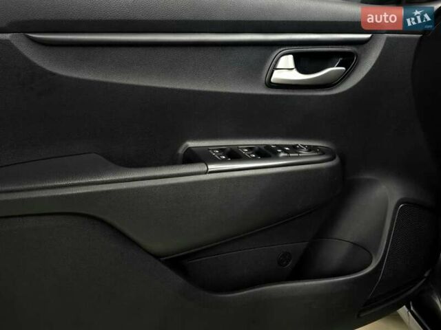 Сірий Кіа Ріо, об'ємом двигуна 1.37 л та пробігом 60 тис. км за 13999 $, фото 10 на Automoto.ua