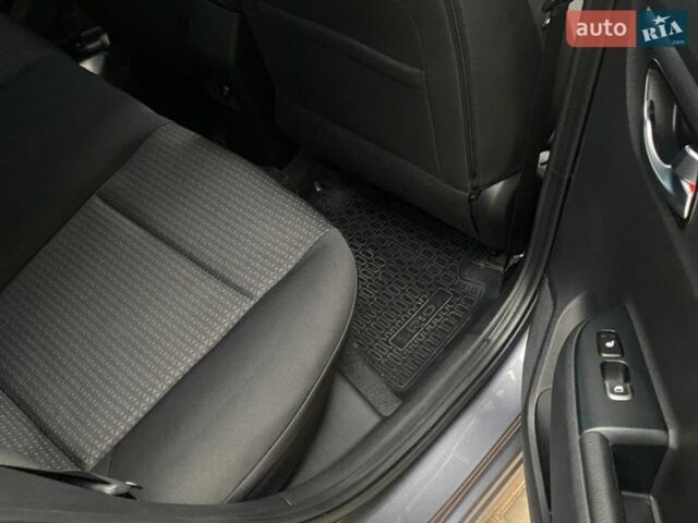 Серый Киа Рио, объемом двигателя 1.59 л и пробегом 70 тыс. км за 15300 $, фото 12 на Automoto.ua
