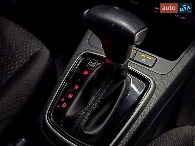 Сірий Кіа Ріо, об'ємом двигуна 1.37 л та пробігом 60 тис. км за 13999 $, фото 9 на Automoto.ua