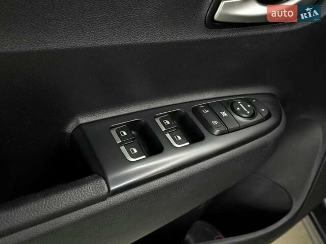 Сірий Кіа Ріо, об'ємом двигуна 1.37 л та пробігом 60 тис. км за 13999 $, фото 12 на Automoto.ua