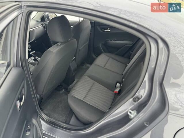 Сірий Кіа Ріо, об'ємом двигуна 1.59 л та пробігом 125 тис. км за 13800 $, фото 4 на Automoto.ua