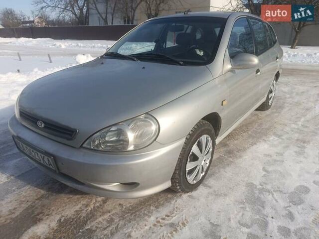 Серый Киа Рио, объемом двигателя 1.5 л и пробегом 253 тыс. км за 2100 $, фото 2 на Automoto.ua