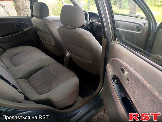 Серый Киа Рио, объемом двигателя 1.5 л и пробегом 315 тыс. км за 2300 $, фото 2 на Automoto.ua