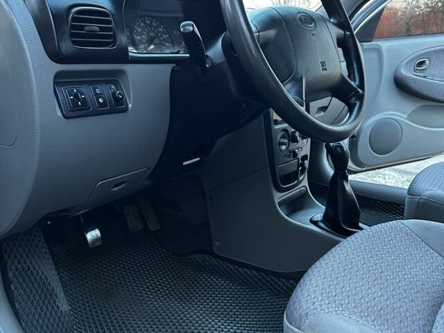 Серый Киа Рио, объемом двигателя 1.5 л и пробегом 173 тыс. км за 2600 $, фото 15 на Automoto.ua