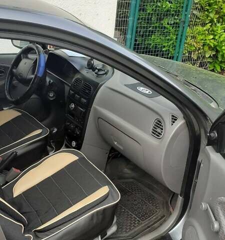 Серый Киа Рио, объемом двигателя 0 л и пробегом 240 тыс. км за 3489 $, фото 5 на Automoto.ua