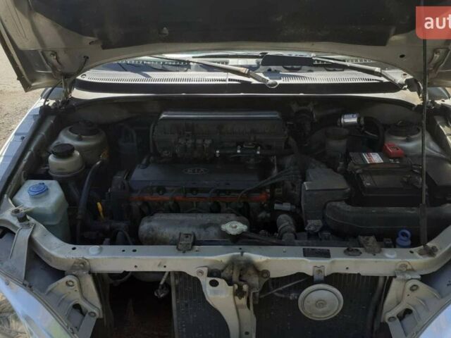 Сірий Кіа Ріо, об'ємом двигуна 1.3 л та пробігом 240 тис. км за 3498 $, фото 8 на Automoto.ua