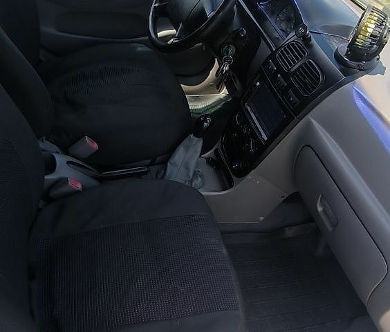 Сірий Кіа Ріо, об'ємом двигуна 1.3 л та пробігом 270 тис. км за 2203 $, фото 5 на Automoto.ua