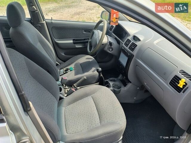 Серый Киа Рио, объемом двигателя 1.5 л и пробегом 245 тыс. км за 2400 $, фото 12 на Automoto.ua