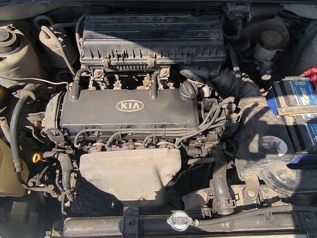Сірий Кіа Ріо, об'ємом двигуна 1.3 л та пробігом 270 тис. км за 2203 $, фото 4 на Automoto.ua