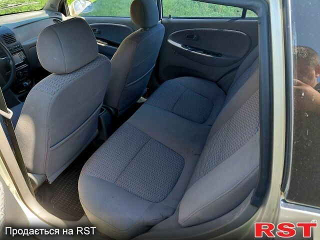 Серый Киа Рио, объемом двигателя 1.5 л и пробегом 100 тыс. км за 1550 $, фото 4 на Automoto.ua